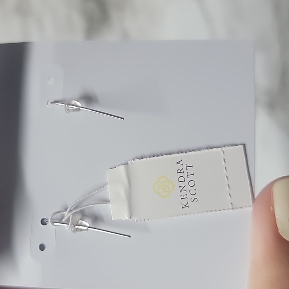Kendra Scott Vanessa Earrings NWT - Picture 4 of 4